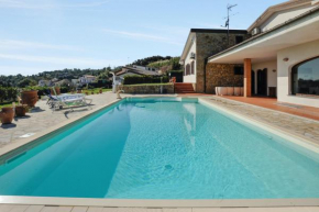 Contemporary Villa in Castellaccio with Private Pool Montenero Di Bisaccia